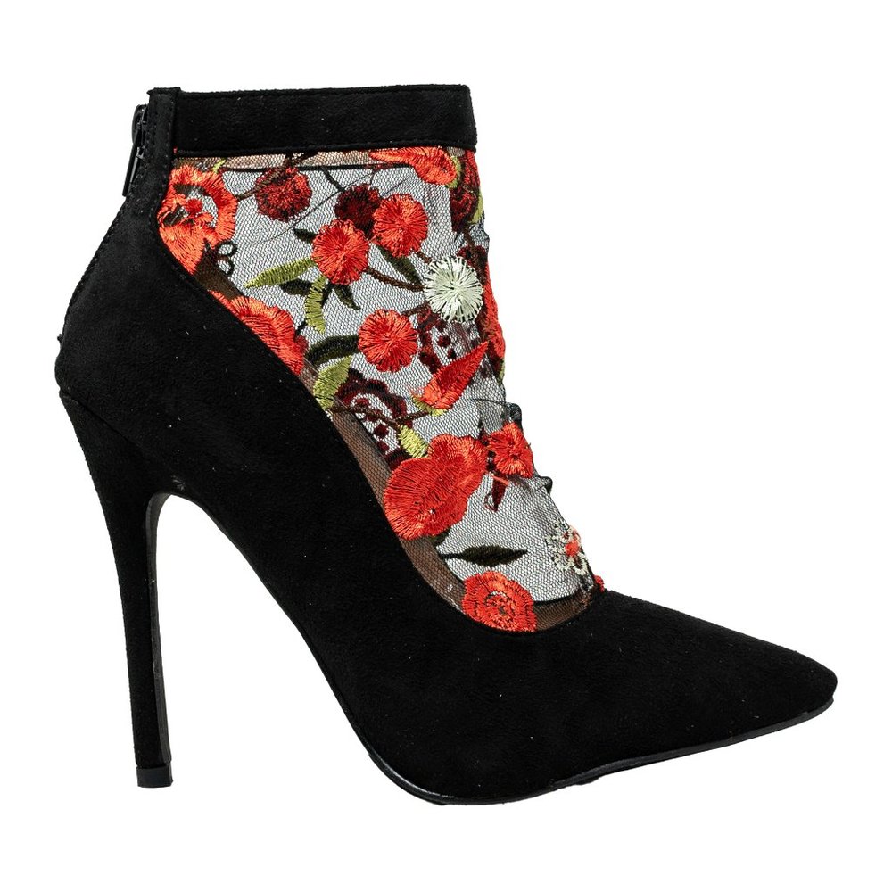 Chase & Chloe Betsy Embroidered Mesh Pump